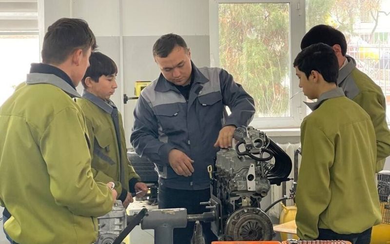 Avtomobillarni taʼmirlash va ularga xizmat koʻrsatish